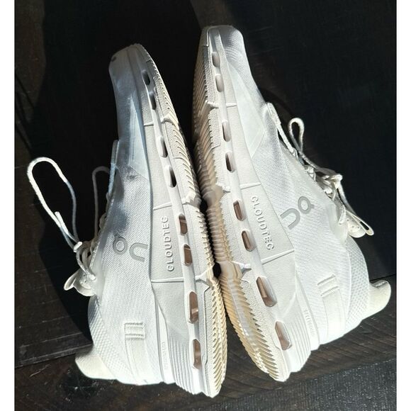 On cloud tec shoes - Picture 2 of 5